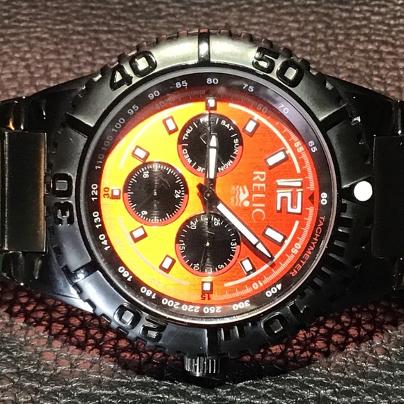 RARE RED RELIC - Picture 1 of 8